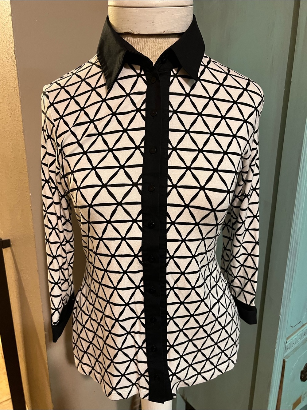 Anne Fontaine Sz 40 Shirt Geometric White W/ Contrast Crisp Cotton Black Collar - Picture 3 of 16